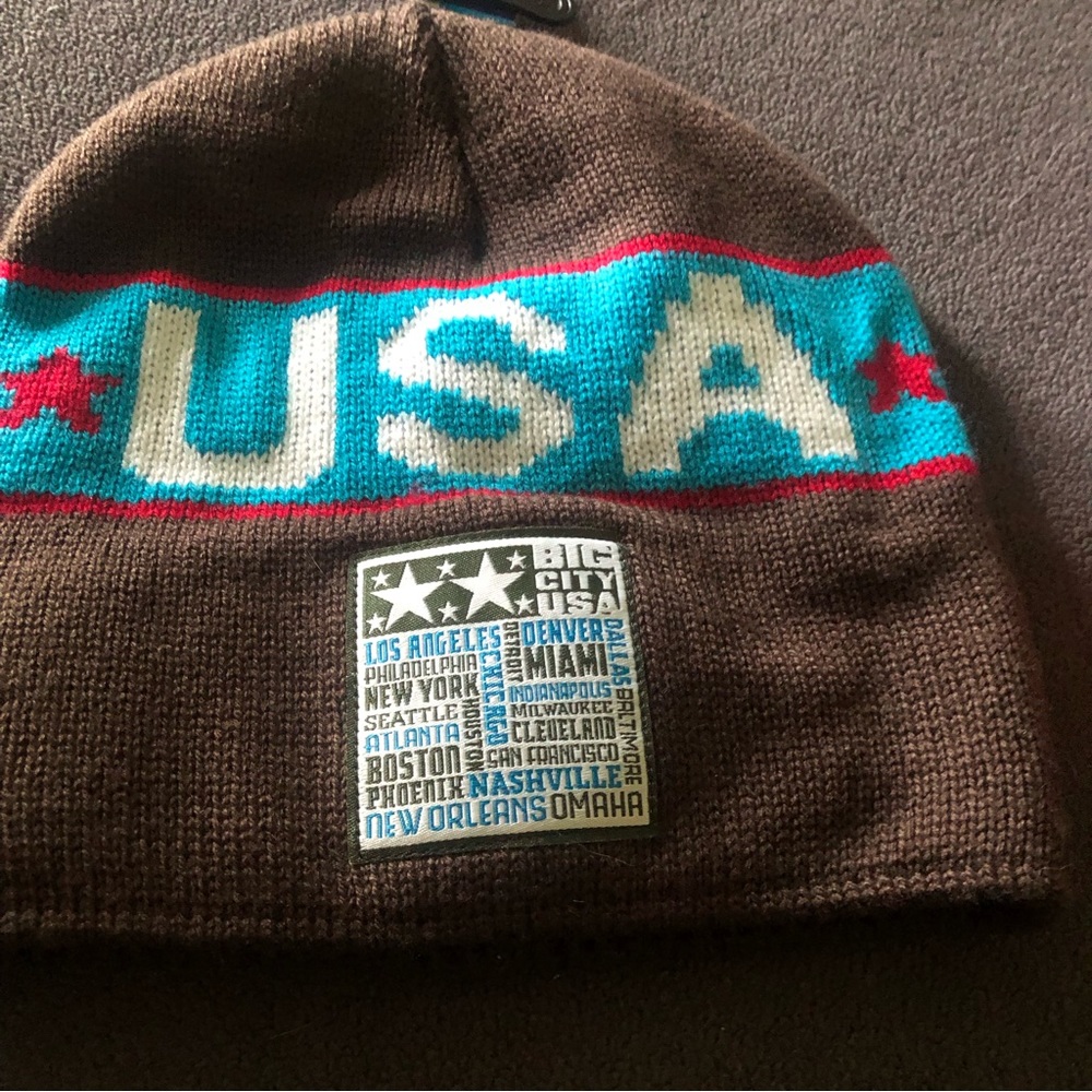 Boston blue hat, NWT,